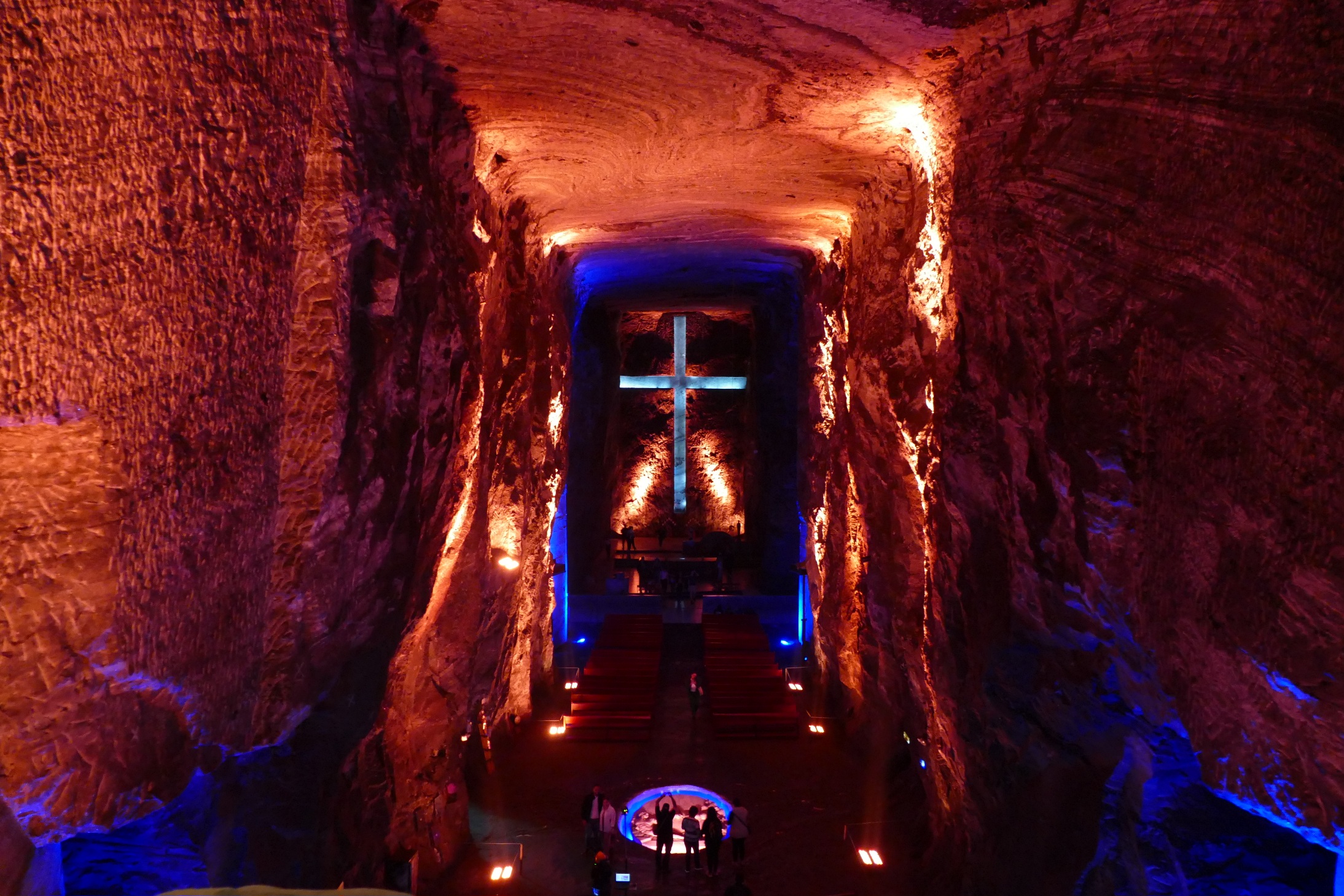 Das Tal der Thermen und eine unterirdische Kathedrale